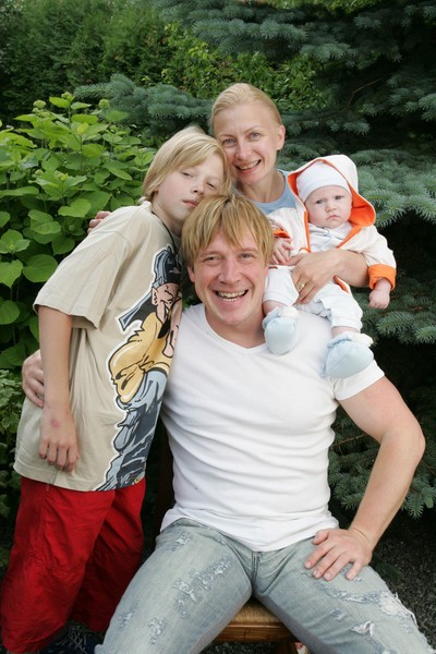 Алексей Кравченко с первой женой и детьми
